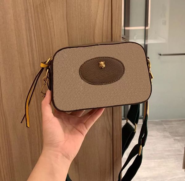 2022 5a fashion brand designer leather camera bag ladies shoulder messenger bag handbag zipper simple with box
2022 5a fashion brand designer leather camera bag ladies shoulder messenger bag handbag zipper simple with box
