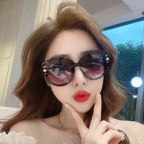 new production sunglass little bee sunglass eye protection plastic large frame trend thin korean sunshade driver, White;black
new production sunglass little bee sunglass eye protection plastic large frame trend thin korean sunshade driver, White;black