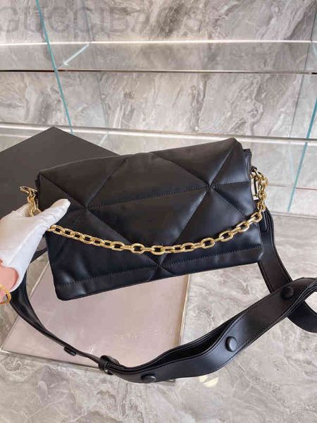designer luxury bag fashion women shoulder bagss handbags party diamond clutch 220317, Red;black
designer luxury bag fashion women shoulder bagss handbags party diamond clutch 220317, Red;black