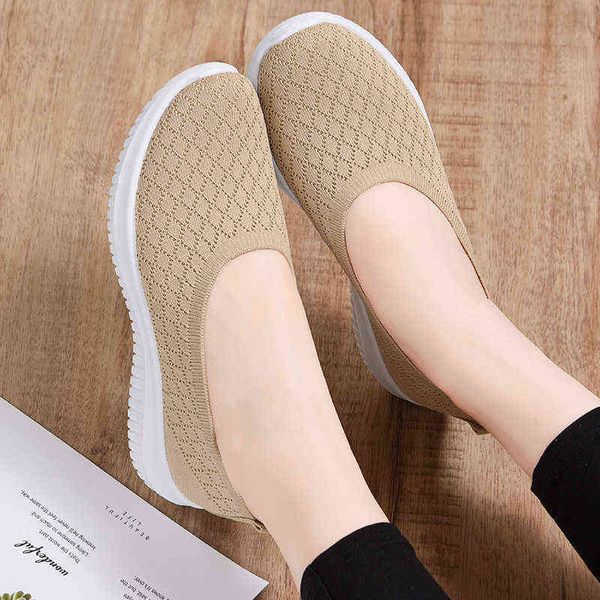 2022 women vulcanized shoes women sneakers slip on flats shoes women loafers plus size walking flat y220608, Black