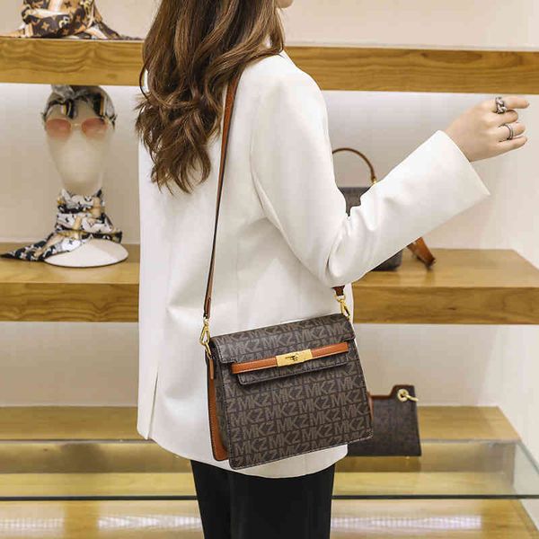 ladies fashion personality trend new brand bag wholesale 2022 light luxury printed high sense classic contrast small square single shoulder
ladies fashion personality trend new brand bag wholesale 2022 light luxury printed high sense classic contrast small square single shoulder