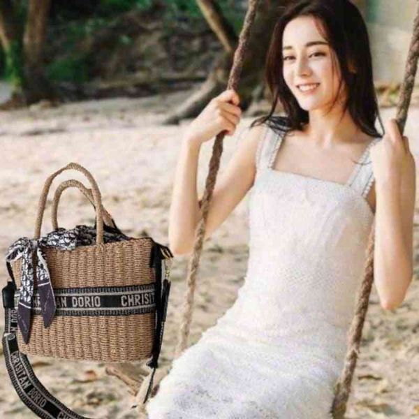 purses bag women's spring and summer new small fragrance mid ancient sling one shoulder bag versatile large capacity wide shoulder stra
purses bag women's spring and summer new small fragrance mid ancient sling one shoulder bag versatile large capacity wide shoulder stra