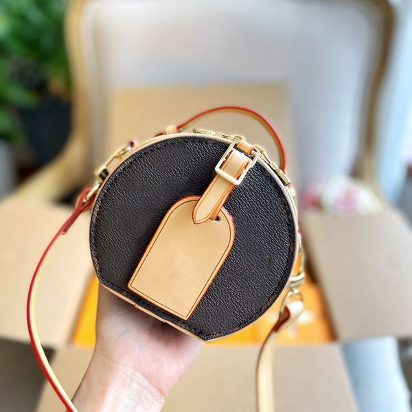 classic designer womens mini tote bag stylish practical perfect accessories single handle metal nail leather decorative make old cow leather
classic designer womens mini tote bag stylish practical perfect accessories single handle metal nail leather decorative make old cow leather