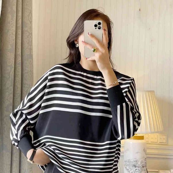 women's polos spring and summer black casual loose striped mulberry silk shirt classic round neck pullover female, White
women's polos spring and summer black casual loose striped mulberry silk shirt classic round neck pullover female, White