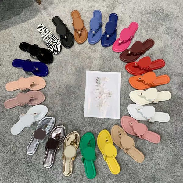 2021 women sandals hollow out flat slippers sandal studded girl shoes arrivel jelly platform slides lady casual flip flops with box, Black
2021 women sandals hollow out flat slippers sandal studded girl shoes arrivel jelly platform slides lady casual flip flops with box, Black