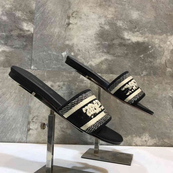 designer shoes d family flat bottom slippers spring and summer 2022 new leisure embroidery printing series home bathroom sandals, Black
designer shoes d family flat bottom slippers spring and summer 2022 new leisure embroidery printing series home bathroom sandals, Black