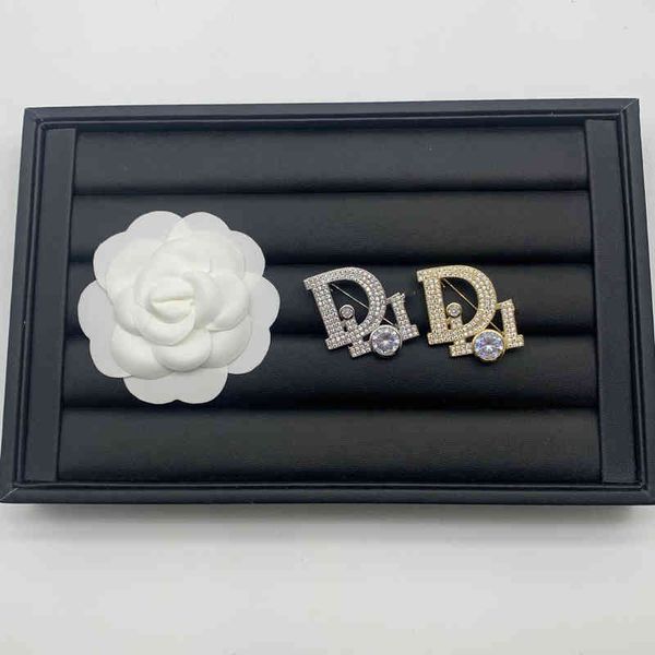 the new d's new fashion korean sense letter women's ba tong style diamond studded brooch, Gray
the new d's new fashion korean sense letter women's ba tong style diamond studded brooch, Gray