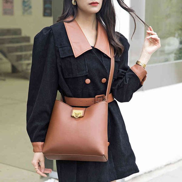 fashion women's new high-quality versatile bag luxury designer high sense large 2022 capacity single shoulder msenger fashion commuter
fashion women's new high-quality versatile bag luxury designer high sense large 2022 capacity single shoulder msenger fashion commuter