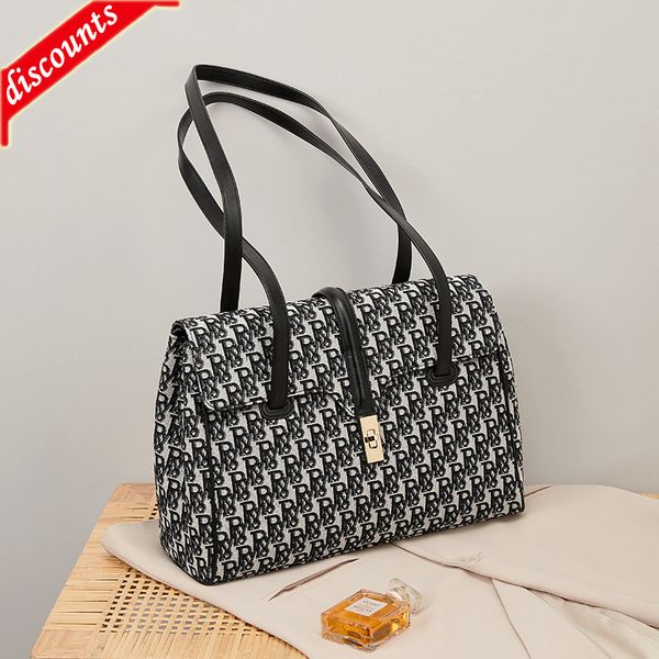 fashion brand trendy ladies bags direct sale recommends large capacity fashionable handbag women's tote
fashion brand trendy ladies bags direct sale recommends large capacity fashionable handbag women's tote