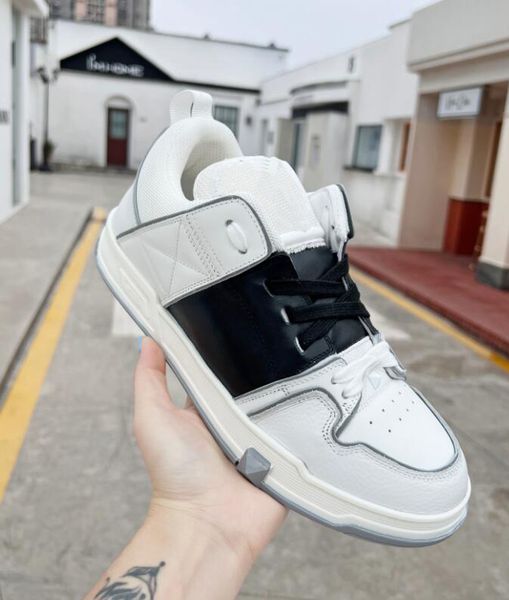 2022 luxury designer casual shoes open skate sneakers men rivet shoes tpu outsole, Black
2022 luxury designer casual shoes open skate sneakers men rivet shoes tpu outsole, Black