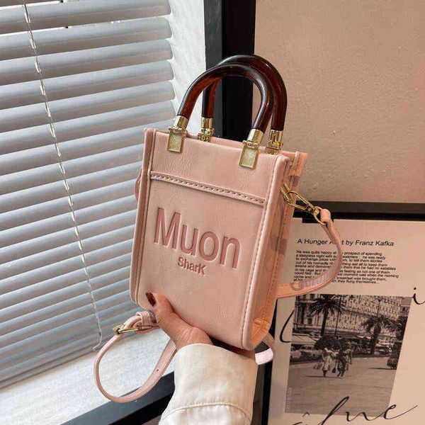 factory outlet deals this year's popular niche messenger women's 2022 summer new fashion small square texture portable bag
factory outlet deals this year's popular niche messenger women's 2022 summer new fashion small square texture portable bag