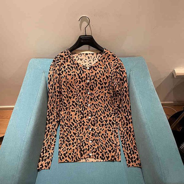 women's knits & tees spring and winter italian warren love bear claw printed sweater wool cashmere blended cardigan, White
women's knits & tees spring and winter italian warren love bear claw printed sweater wool cashmere blended cardigan, White