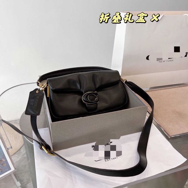 designer 2022 gaoding new high-value female messenger bag exquisite pillow bag shoulder bag cloud handbag armpit bags
designer 2022 gaoding new high-value female messenger bag exquisite pillow bag shoulder bag cloud handbag armpit bags
