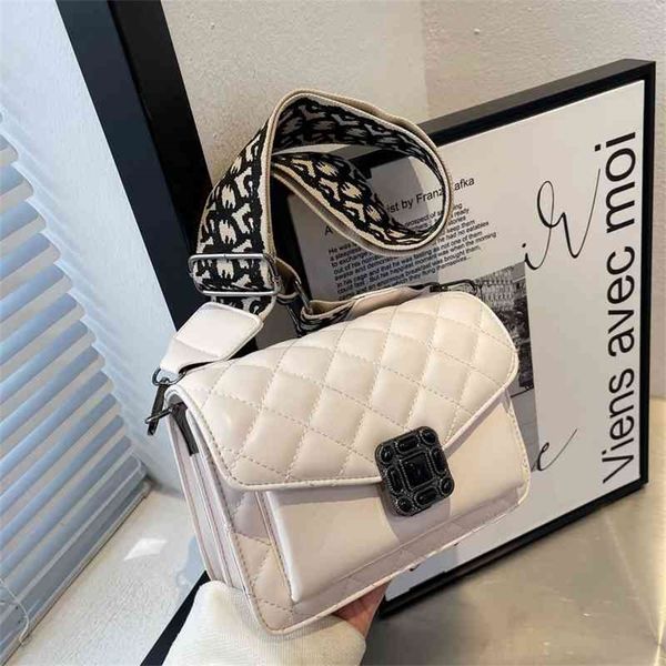 this year's popular fashion texture versatile messenger fashion lingge small 90% off wholesale shop 2ap
this year's popular fashion texture versatile messenger fashion lingge small 90% off wholesale shop 2ap