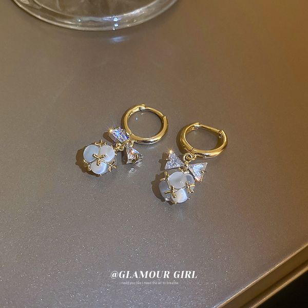 real gold electroplated zircon bow rhinestone ball earrings korean classic style ear clip eardrops high-grade light luxury earrings for wome, Golden
real gold electroplated zircon bow rhinestone ball earrings korean classic style ear clip eardrops high-grade light luxury earrings for wome, Golden