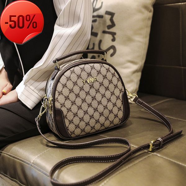 fashion luxury designerwomen's spring and summer 2022 new korean printed small round simple hand large capacity single shoulder messeng
fashion luxury designerwomen's spring and summer 2022 new korean printed small round simple hand large capacity single shoulder messeng