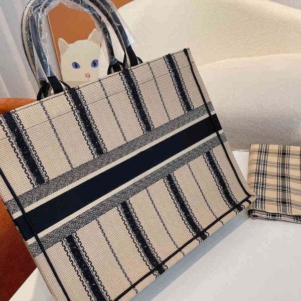 women luxurys designers striped embroidery bags women handbag shoulder designer crossbody lady shopping tote 220304 zhouzhoubao123
women luxurys designers striped embroidery bags women handbag shoulder designer crossbody lady shopping tote 220304 zhouzhoubao123