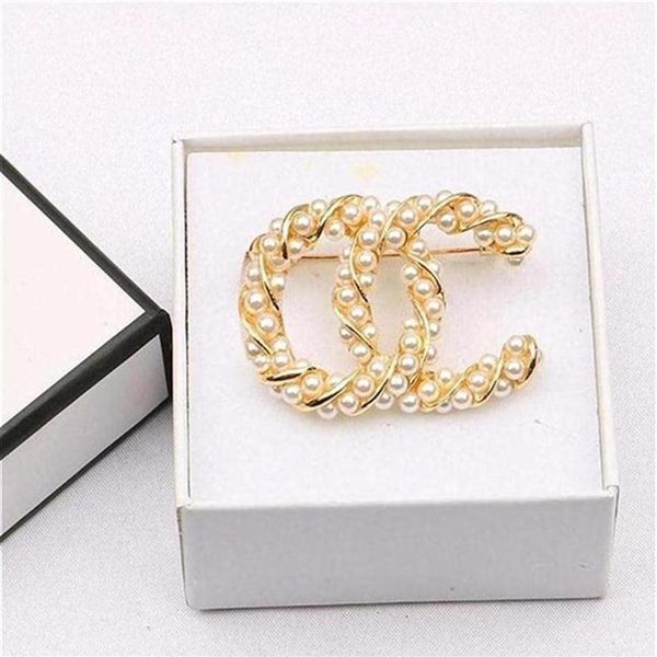 luxury designer brand letter brooches 18k gold plated inlay pearl crystal rhinestone jewelry women and men metal brooch pin marry 271l, Gray
luxury designer brand letter brooches 18k gold plated inlay pearl crystal rhinestone jewelry women and men metal brooch pin marry 271l, Gray