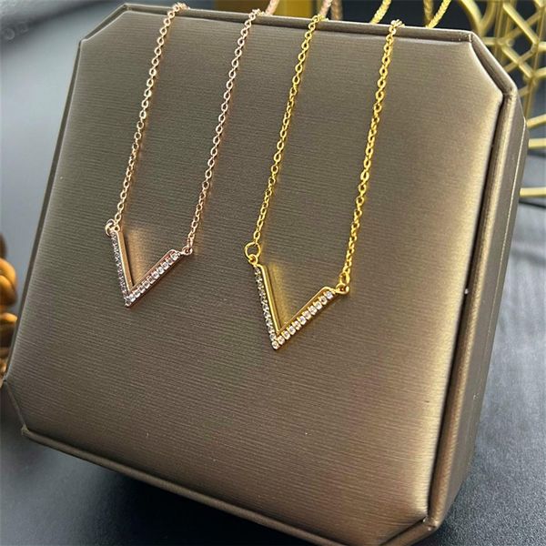 full crystal v letters designer pendant necklaces 18k gold stainless steel fashion shining zircon luxury necklace jewelry218k, Silver
full crystal v letters designer pendant necklaces 18k gold stainless steel fashion shining zircon luxury necklace jewelry218k, Silver