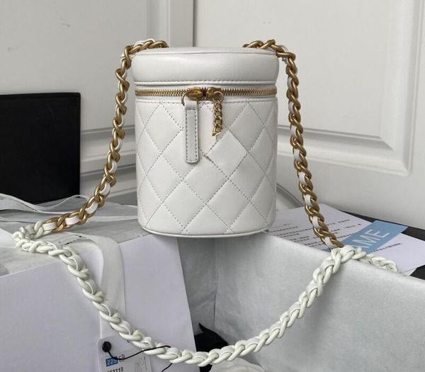 realfine bags 5a as3210 16cm small vanity case white lambskin leather shoulder handbags purses for women with dust bag
realfine bags 5a as3210 16cm small vanity case white lambskin leather shoulder handbags purses for women with dust bag