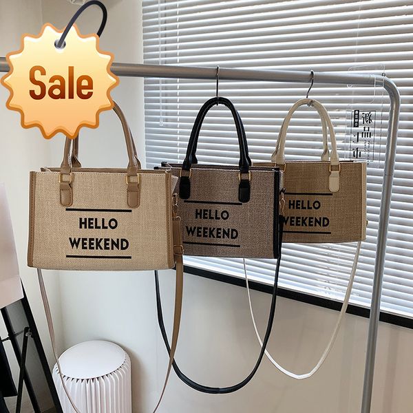 large capacity 2022 new simple women's leisure ladies shoulder casual elegant girl messenger bag 
large capacity 2022 new simple women's leisure ladies shoulder casual elegant girl messenger bag