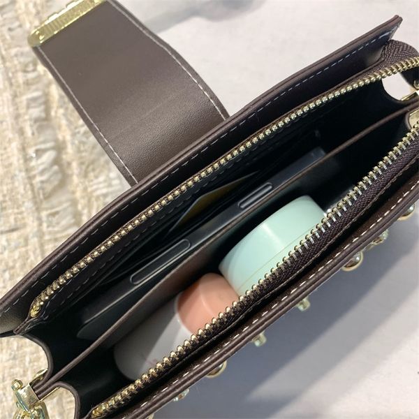 bag new atmosphere shoulder bag large capacity letter lock broadband women's bags_modelgqcc
bag new atmosphere shoulder bag large capacity letter lock broadband women's bags_modelgqcc