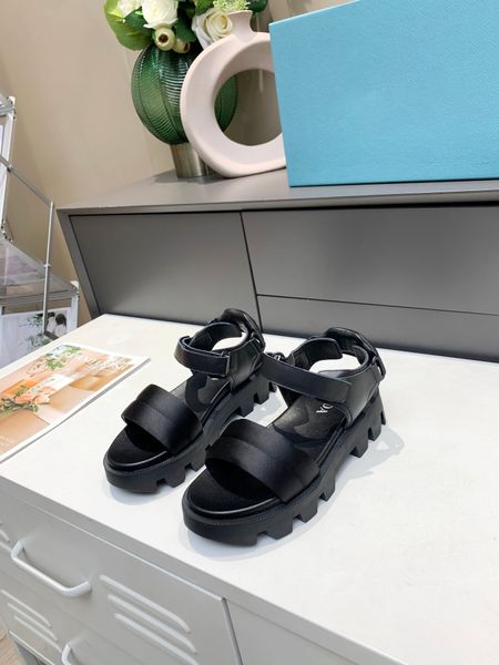 2022 summer triangle designer new women's sandals thick soled shoes simple luxury increased silk satin leather beach shoes 4cm heel hei, Black
2022 summer triangle designer new women's sandals thick soled shoes simple luxury increased silk satin leather beach shoes 4cm heel hei, Black