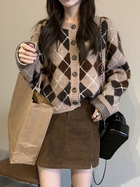 diamond plaid knitted cardigan for women autumn winter classic check cashmere single-breasted knit outerwear, White;black
diamond plaid knitted cardigan for women autumn winter classic check cashmere single-breasted knit outerwear, White;black
