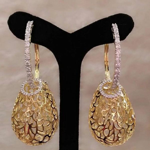 luxury round cubic zirconia hoop earrings for women wedding party gold color hoops earring fashion jewelry gift 220817, Golden;silver
luxury round cubic zirconia hoop earrings for women wedding party gold color hoops earring fashion jewelry gift 220817, Golden;silver