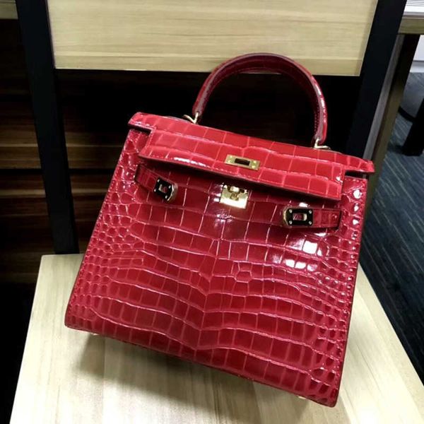 womens bag fashion versatile genuine leather winter crocodile pattern shoulder sense of quality portable western style bride caiji
womens bag fashion versatile genuine leather winter crocodile pattern shoulder sense of quality portable western style bride caiji