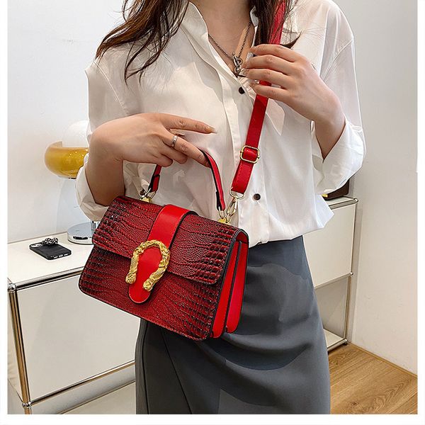 spring and autumn new shoulder bag luxury wallet handbag pu soft leather retro tassel ladies brand messenger bag
spring and autumn new shoulder bag luxury wallet handbag pu soft leather retro tassel ladies brand messenger bag