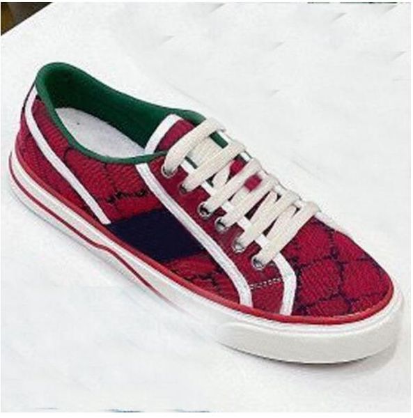men casual shoes women travel 100% leather lace-up sneaker fashion lady designer running trainers letters woman shoe flat printed gym sneake, Black
men casual shoes women travel 100% leather lace-up sneaker fashion lady designer running trainers letters woman shoe flat printed gym sneake, Black