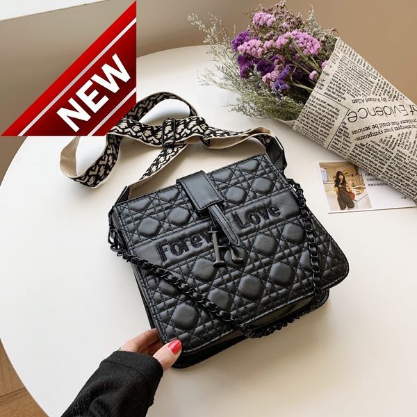 direct sale quality discount new portable chain wide belt single shoulder diagonal women's trend fashion women messenger bag
direct sale quality discount new portable chain wide belt single shoulder diagonal women's trend fashion women messenger bag