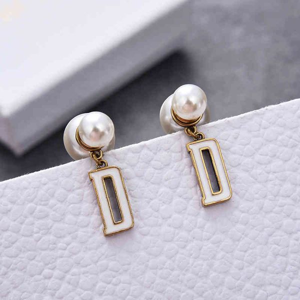 2022 factory wholesale new family's new english dripping pearl are selling and brass earrings, Golden
2022 factory wholesale new family's new english dripping pearl are selling and brass earrings, Golden
