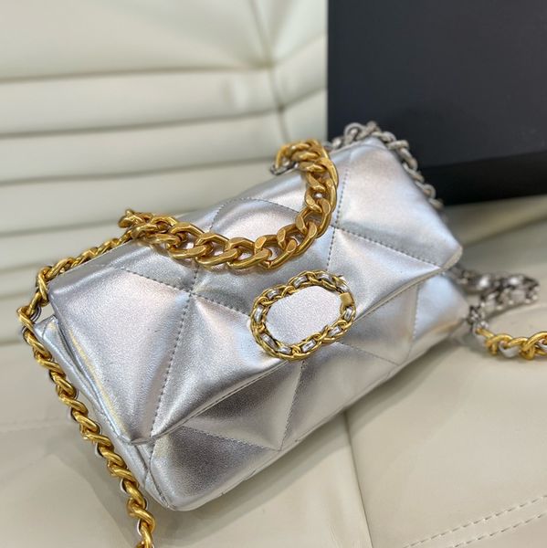 high fashion crossbody bags ladies designer premium leather padded clothes classic plaid chain design low-key luxury shoulder diagonal versa
high fashion crossbody bags ladies designer premium leather padded clothes classic plaid chain design low-key luxury shoulder diagonal versa