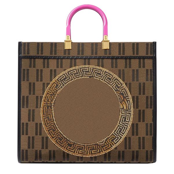canvas handbag tote bag shopping bags classic letters printing embroidery hardware accessories rhinestone decoration removable shoulder stra
canvas handbag tote bag shopping bags classic letters printing embroidery hardware accessories rhinestone decoration removable shoulder stra
