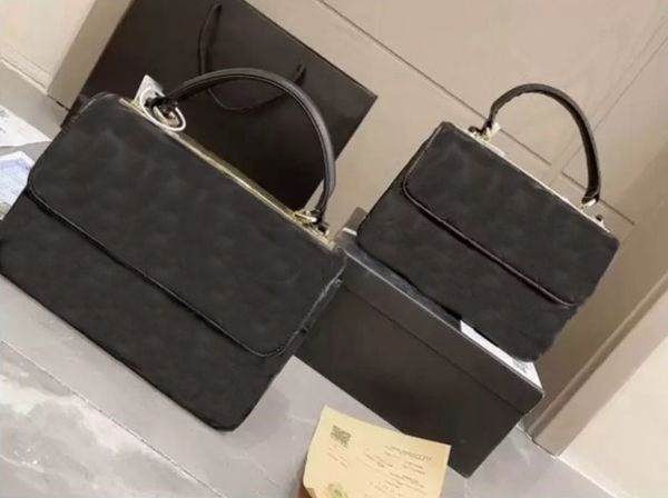 2022 new fashion women luxury designer crossbody bags purse wholesale price genuine leather bag shoulder flap handbag with small and big
2022 new fashion women luxury designer crossbody bags purse wholesale price genuine leather bag shoulder flap handbag with small and big