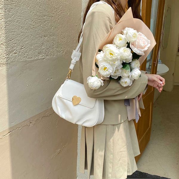 niche design soft leather peach heart buckle small round bag 2022 new fashion single shoulder messenger bag wrinkled cloud bag female
niche design soft leather peach heart buckle small round bag 2022 new fashion single shoulder messenger bag wrinkled cloud bag female