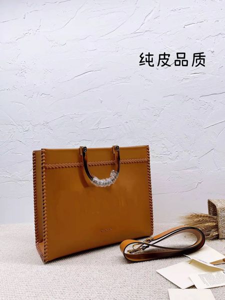 2022 pure cowhide quality catwalk bags style is very practical and versatile when mommy bag with oversized capacity fashion luxury
2022 pure cowhide quality catwalk bags style is very practical and versatile when mommy bag with oversized capacity fashion luxury