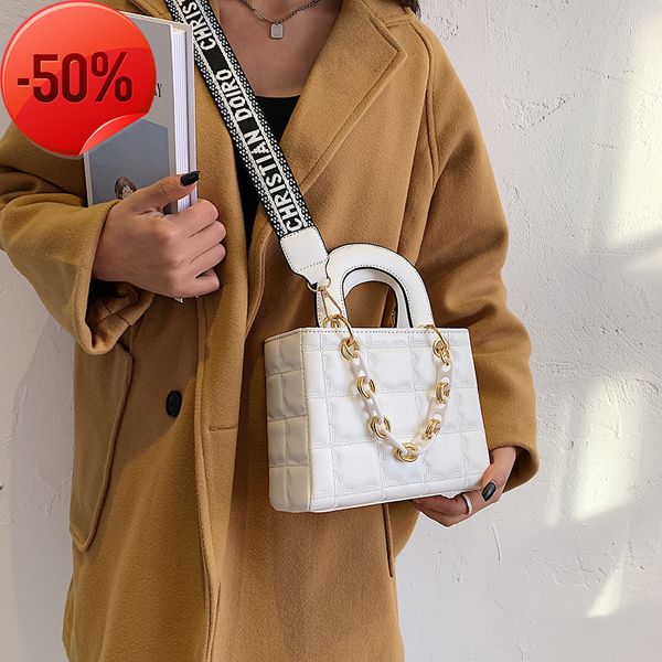 the factory directly small women's 2022 popular new fashion portable princs bag net red single shoulder msenger bag
the factory directly small women's 2022 popular new fashion portable princs bag net red single shoulder msenger bag