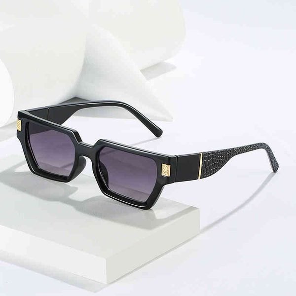 2022 new fashion ins style small box sunglass men's and women's fashion sunglass, White;black
2022 new fashion ins style small box sunglass men's and women's fashion sunglass, White;black