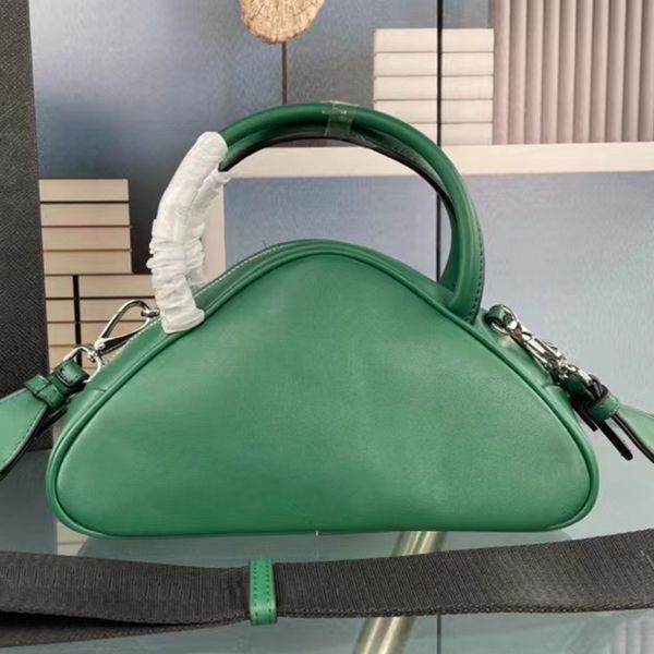 design model geometric triangle shape diagonal shoulder bag retro leather large capacity ladies new fashion versatile multifunctional handba
design model geometric triangle shape diagonal shoulder bag retro leather large capacity ladies new fashion versatile multifunctional handba