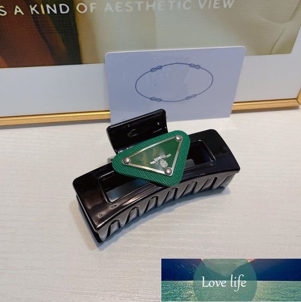 hair accessories retro color triangle logo clamps temperament advanced sense hair clip fashionable and all-match, Slivery;golden 
hair accessories retro color triangle logo clamps temperament advanced sense hair clip fashionable and all-match, Slivery;golden