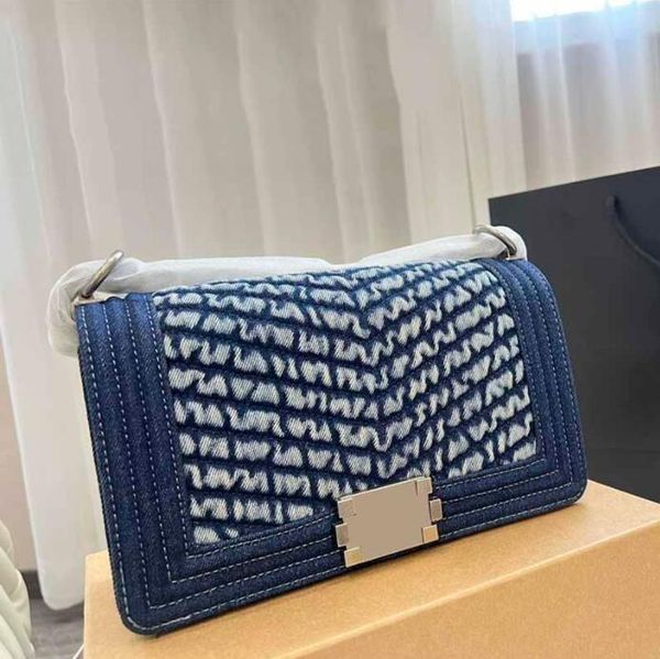 tz 25cm ladies flap french totes bag aged denim cowboy blue black handbags designers silver metal chain hardware quality vintage cover cross
tz 25cm ladies flap french totes bag aged denim cowboy blue black handbags designers silver metal chain hardware quality vintage cover cross