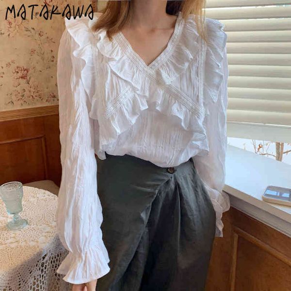 korean chic vneck women blouses lace ruffles blusas de mujer stitching fold design loose flared sleeve woman shirts 210506, White
korean chic vneck women blouses lace ruffles blusas de mujer stitching fold design loose flared sleeve woman shirts 210506, White