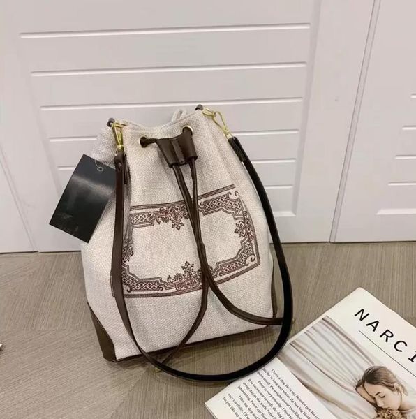 2022 designers fashion woven leather bucket bags portable basket handbag tote barrel purse outdoor travel beach bags crossbody shopping pack
2022 designers fashion woven leather bucket bags portable basket handbag tote barrel purse outdoor travel beach bags crossbody shopping pack