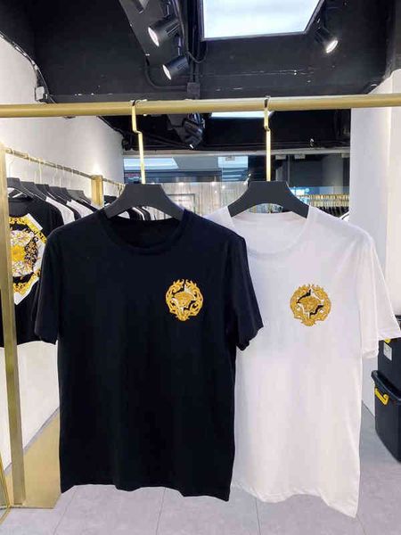 men's t-shirts europe station spring and summer medusa embroidered short sleeve t-shirt versatile vasaki half bottoming shirt, White;black
men's t-shirts europe station spring and summer medusa embroidered short sleeve t-shirt versatile vasaki half bottoming shirt, White;black