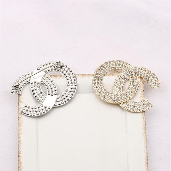luxury women designer brand letter brooches 18k gold plated inlay crystal rhinestone jewelry brooch charm girl pearl pin womens ma198r, Gray
luxury women designer brand letter brooches 18k gold plated inlay crystal rhinestone jewelry brooch charm girl pearl pin womens ma198r, Gray