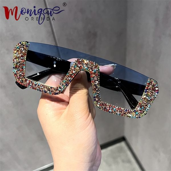 luxury brand designer women sunglasses one picece haft frame vintage classical sun glasses for women trend style eyewear 220611, White;black
luxury brand designer women sunglasses one picece haft frame vintage classical sun glasses for women trend style eyewear 220611, White;black
