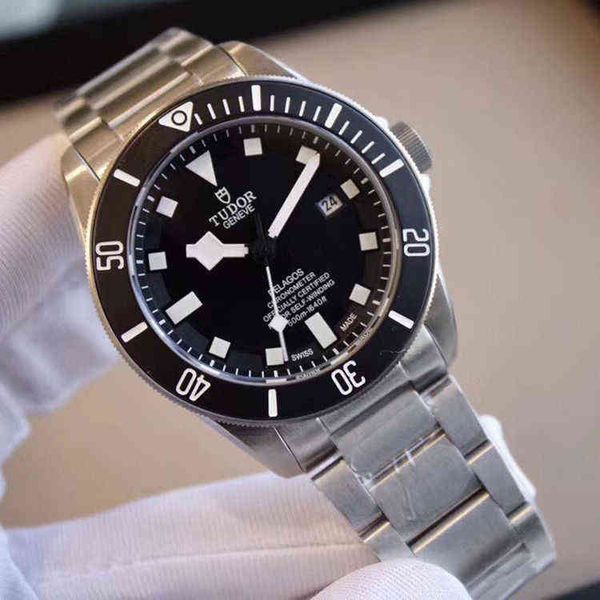 fashion tudors luxury designer watch 25500tn black blue automatic mechanical watch men's titanium potato battle axe pointer luminous, Slivery;golden
fashion tudors luxury designer watch 25500tn black blue automatic mechanical watch men's titanium potato battle axe pointer luminous, Slivery;golden